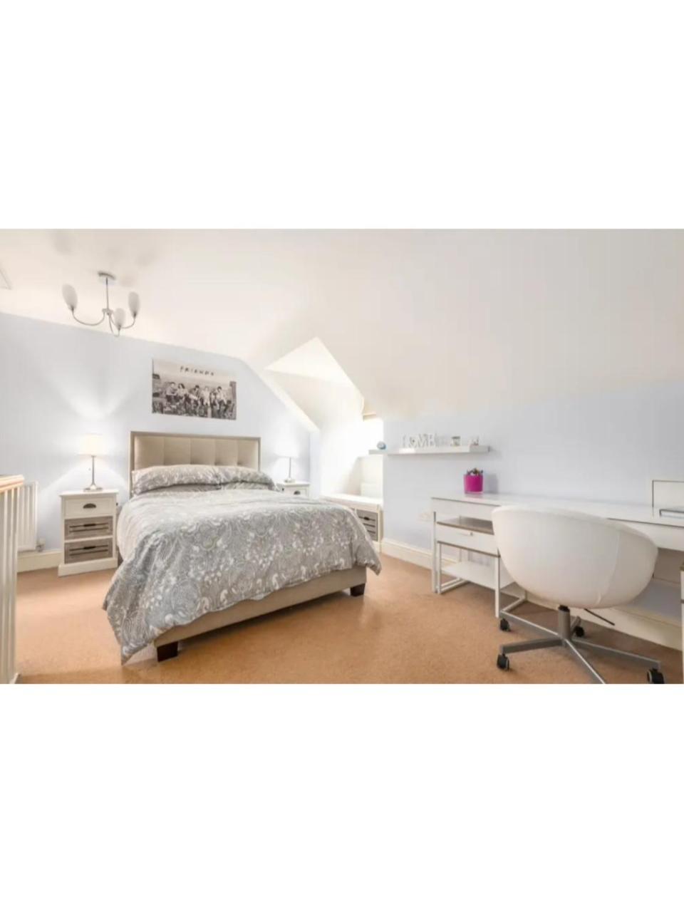Spacious And Modern Townhouse I Pass The Keys 约克 外观 照片
